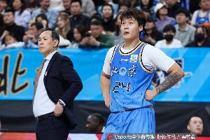 解说：拼防守杀内线是今天取胜之匙 北京没展现出该有的决心&欲望