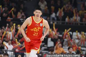 火力有谱！胡金秋半场11中5拿13分4板 正负值+3