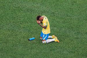 图片报：内马尔有退役的可能，他认为自己遭到巴西公众不公平对待