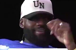 未来建队模式？老詹曾高情商回答：找个文班亚马这样的球员就行！相关视频